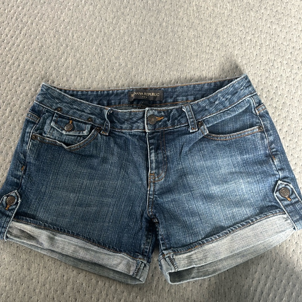 Banana Republic Jean shorts size 4.